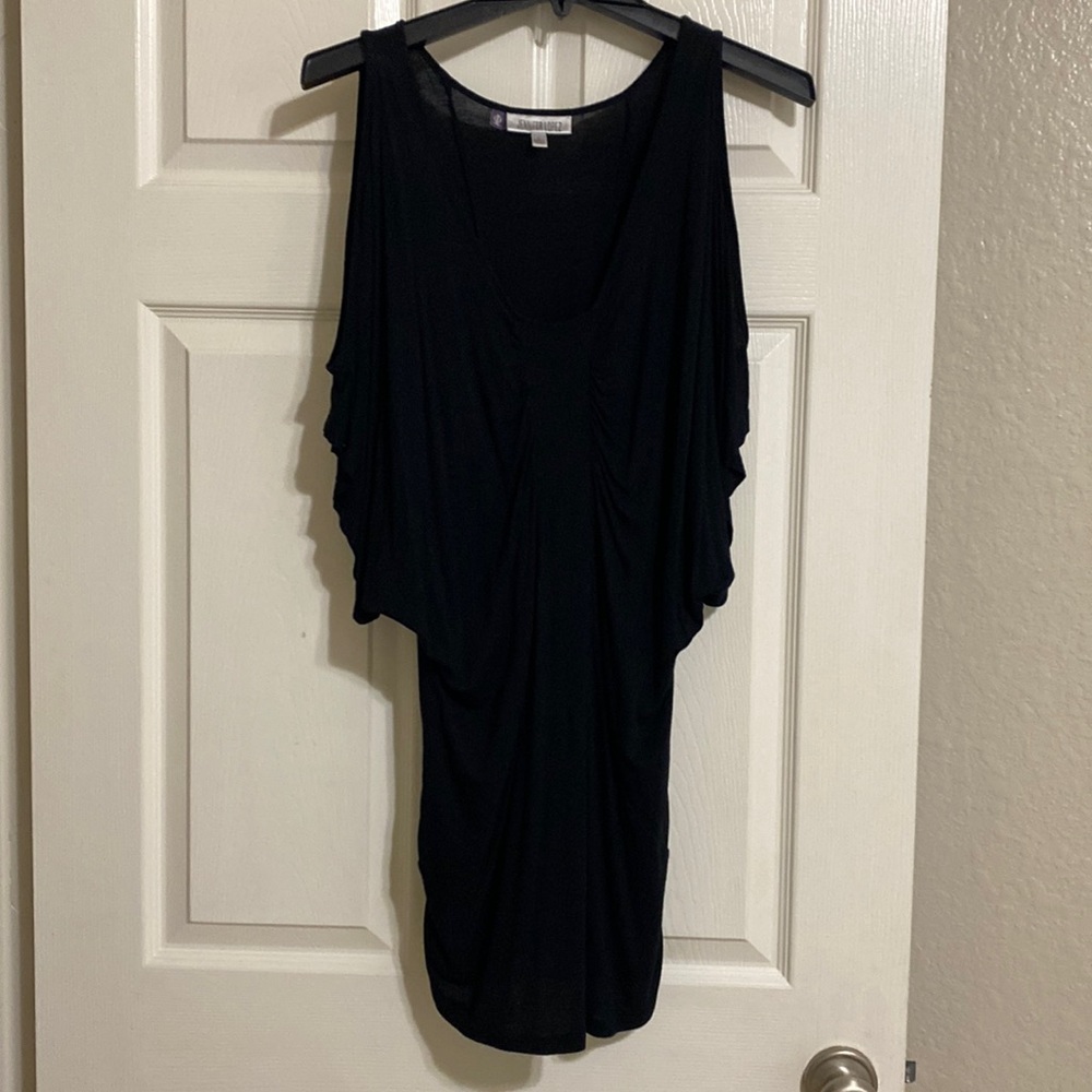Black top with cut out shoulders
